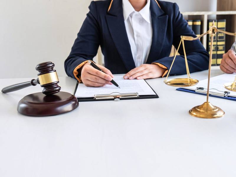 深圳继承律师视角：继承遗产时亲属关系证明的多维度剖析