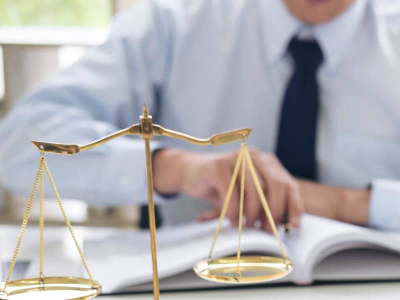 深圳合同律师解析：合同终止后如何承担违约责任？